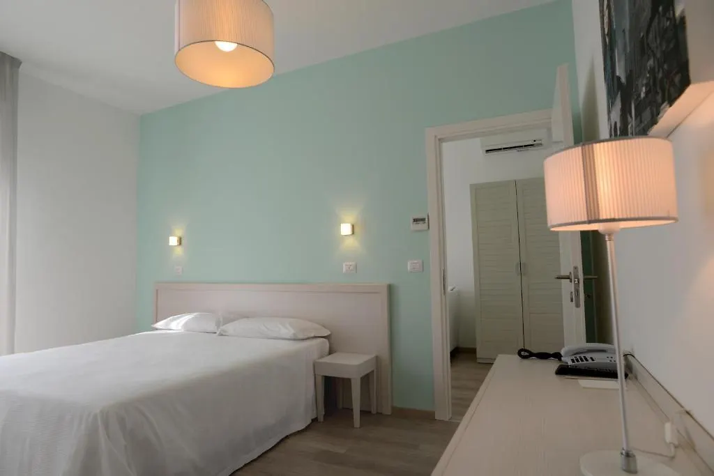 Maree Hotel Cesenatico 3*,  Italy