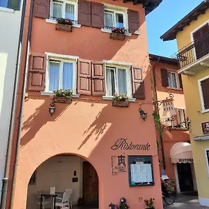 piccolo-hotel-lake-garda.hotelinveneto.com/